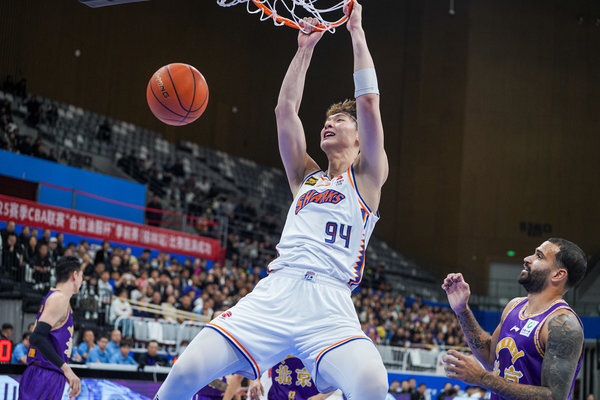 福建队完胜江苏队，王哲林状态火热